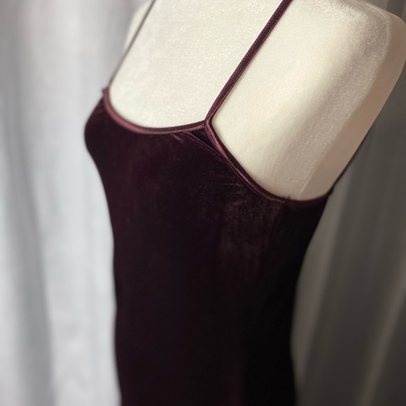 BISOU BISOU velour body con dress. - Picture 4 of 8